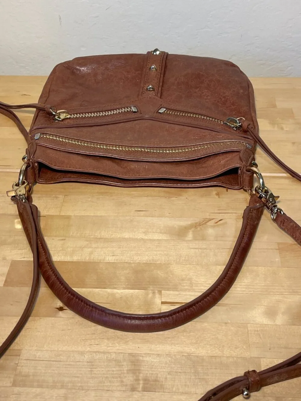 Botkier Trigger Nutmeg Leather Convertible Crossbody Messenger Bag Zipper Detail